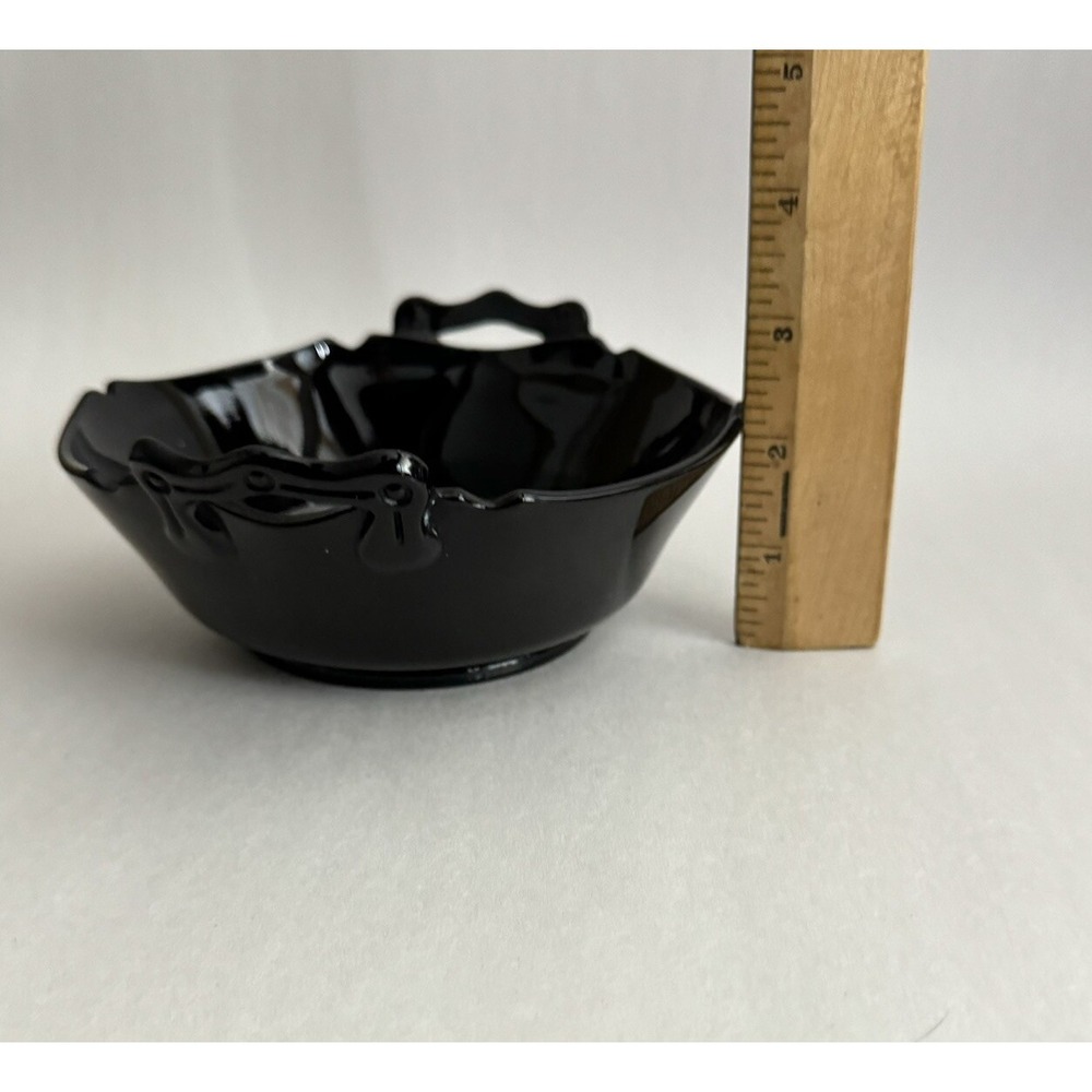 Vintage 6" Black Amethyst Glass Tab Handle Art Decor Serving Bowl LE Smith - Picture 9 of 9